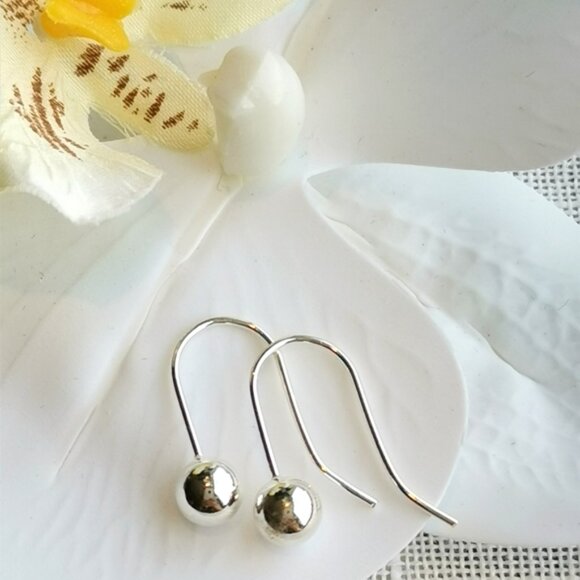 NWT sterling silver ball earrings on hook - Picture 3 of 4